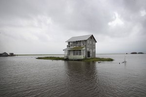 Susilpnėjusi audra „Barry“ tebekelia potvynių ir tornadų pavojų JAV