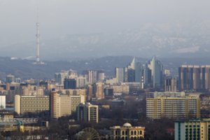 Kazachstano didžiausias miestas liko be elektros