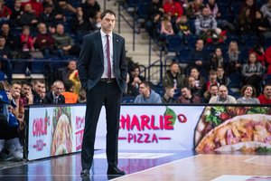 Nenadas Čanakas turi naują asistentą