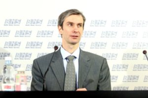 Šnipinėjimu įtariamam A. Paleckiui siūloma suėmimą pratęsti dar trims mėnesiams