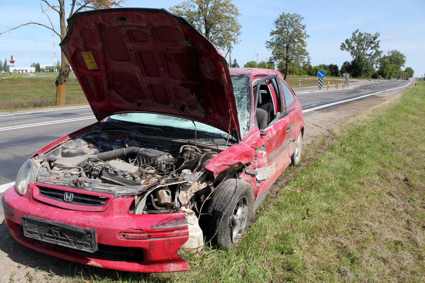 Per avariją buvo sužalota automobilio „Honda Civic“ keleivė – aštuoniolikmetė mergina.