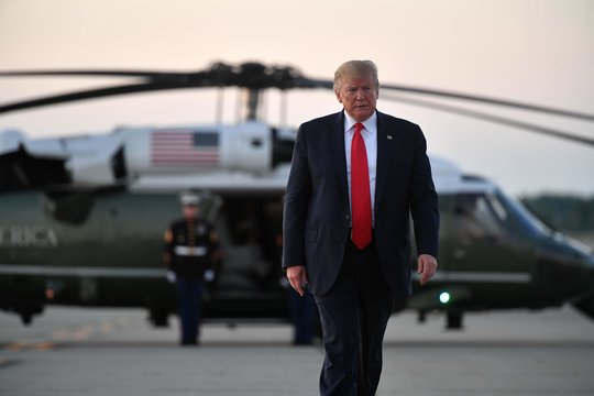 D. Trumpas vėl užsipuolė keturias Kongreso nares