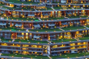 Prabangūs apartametai lietuvių pamėgtame krašte – lyg kabantys sodai