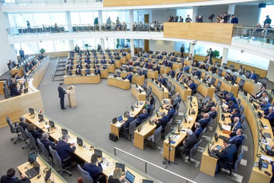 Seimas įteisino galimybę užsieniečiams gauti e. rezidento statusą