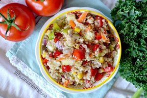 Vasariškos daržovių salotos su bolivinių balandų sėklomis