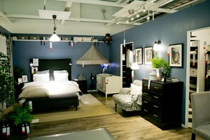 Švedijos baldų gamybos milžinė „Ikea“ ketina uždaryti savo vienintelę gamyklą Jungtinėse Valstijose