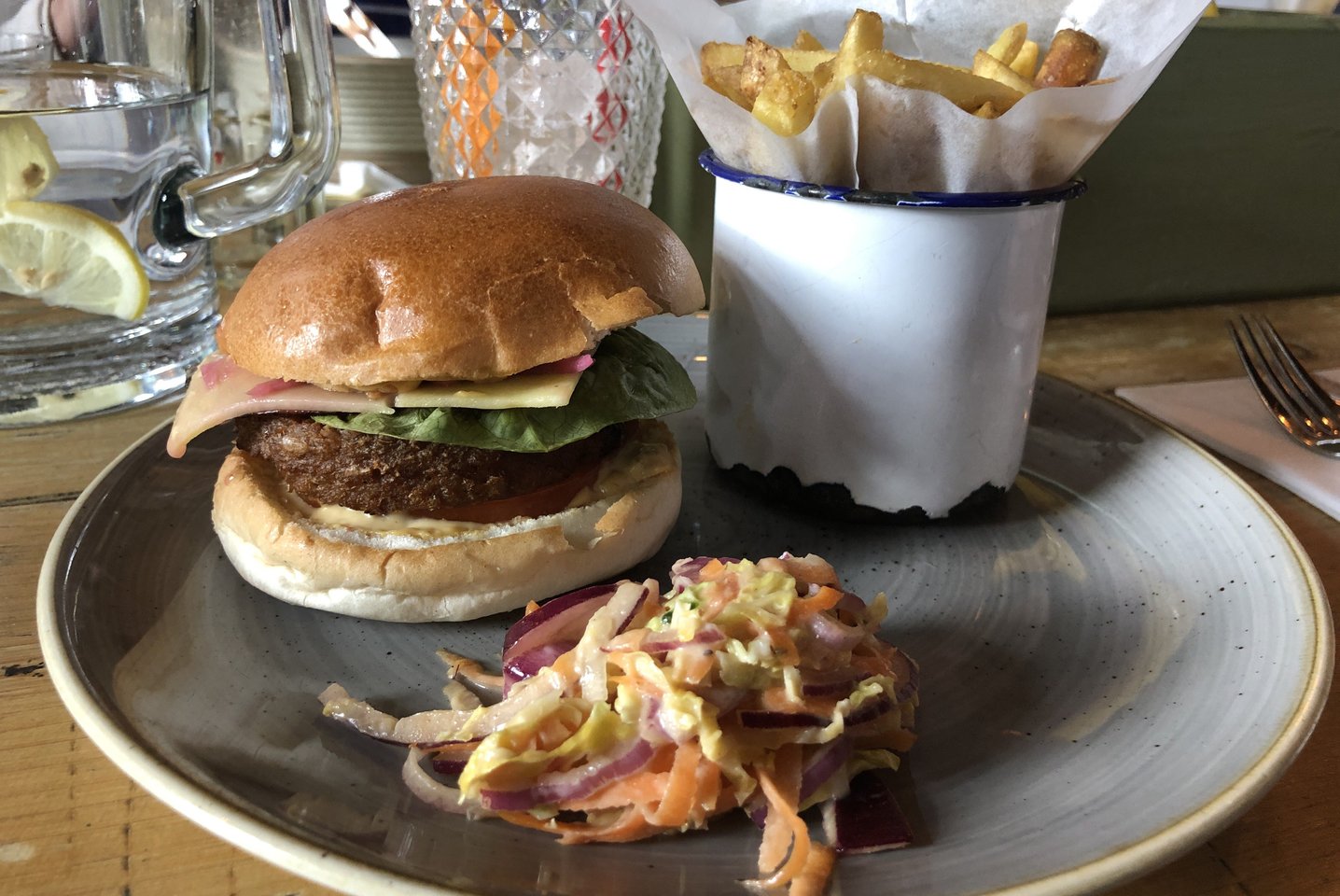  Veganiškas burgeris, Jungtinė Karalystė.<br> Asmeninio archyvo nuotr.