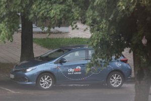 Vilniuje sučiupta jaunuolių gauja, vogusi ir niokojusi „City Bee“ automobilius