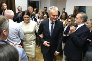 Susitikime su Lenkijos lietuviais Gitanui Nausėdai teko atsakinėti ir į nepatogius klausimus