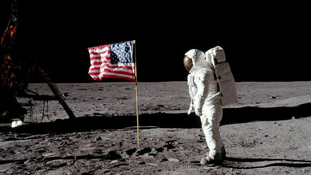 Minint 50-ąsias išsilaipinimo Mėnulyje metines astronautai papasakojo, ką tada jautė