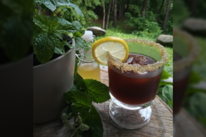 Gaivinanti ir raminanti kava tiks pasimėgauti karštą dieną