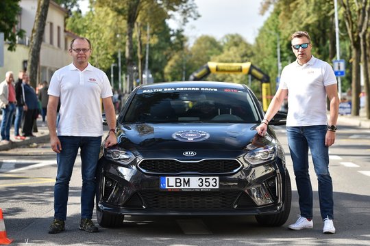 Lietuviai pradėjo kelionę aplink Baltiją – planuoja 5 000 km įveikti per 2 paras