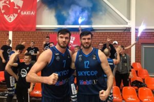 Broliai Lavrinovičiai kraunasi lagaminus į Kiniją – Lietuvoje per ankšta