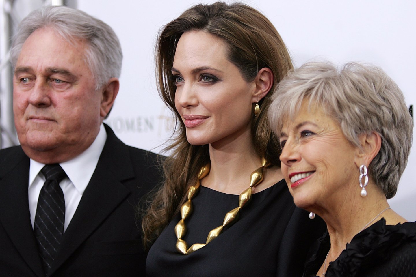 W. ir J.Pittus šokiravo, kad sūnus Bradas į žmonas pasirinkoA.Jolie.<br>„Reuters“/„Scanpix“ nuotr.