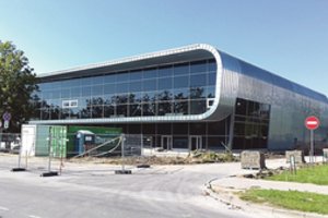 Kretinga užsimojo pasistatyti įspūdingą statinį, bet įklampino danga