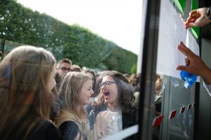 Beveik 2 tūkst. abiturientų šiemet gavo šimto balų įvertinimą