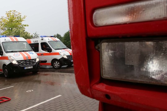Varėnoje ugniagesiams nepavyko išgelbėti konteinerio prispaustos moters