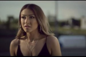 Eglė Jakštytė-ELEY pristato vaizdo klipą, kuriame įamžino santykius su mergina