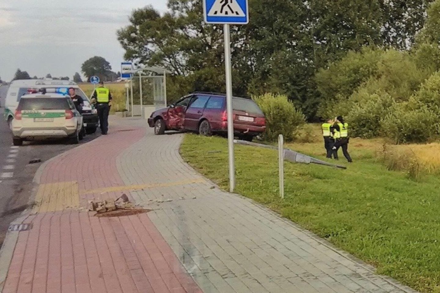  Biržų policija rimtai perspėja: automobilių pirkimas – pavojingas reikalas.<br> Facebook/Biržų rajono policijos komisariatas nuotr.