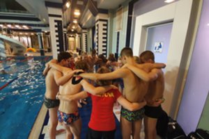 Ekstremalus plaukimas: treniruotę surengė SPA centro baseine