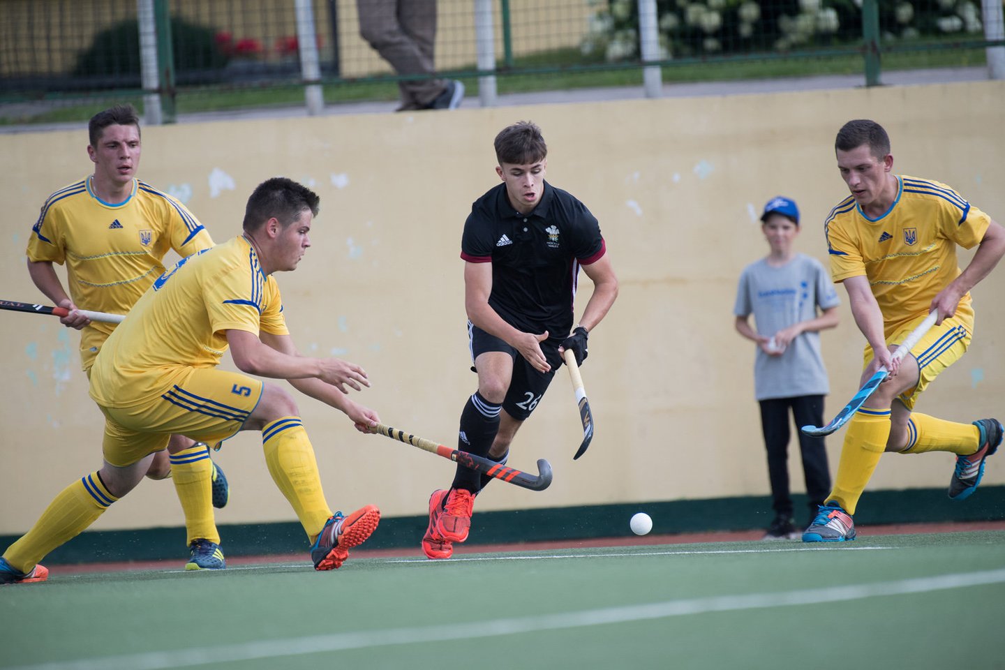 Europos čempionato žolės riedulio mačą Vilniuje žaidė Velso ir Ukrainos jaunieji sportininkai <br> A.Pliadžio nuotr.