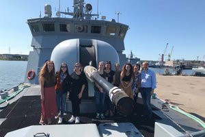 „Išbandyk profesiją“ – jaunimas Klaipėdoje rengia Eduardo Balsio dainų programą