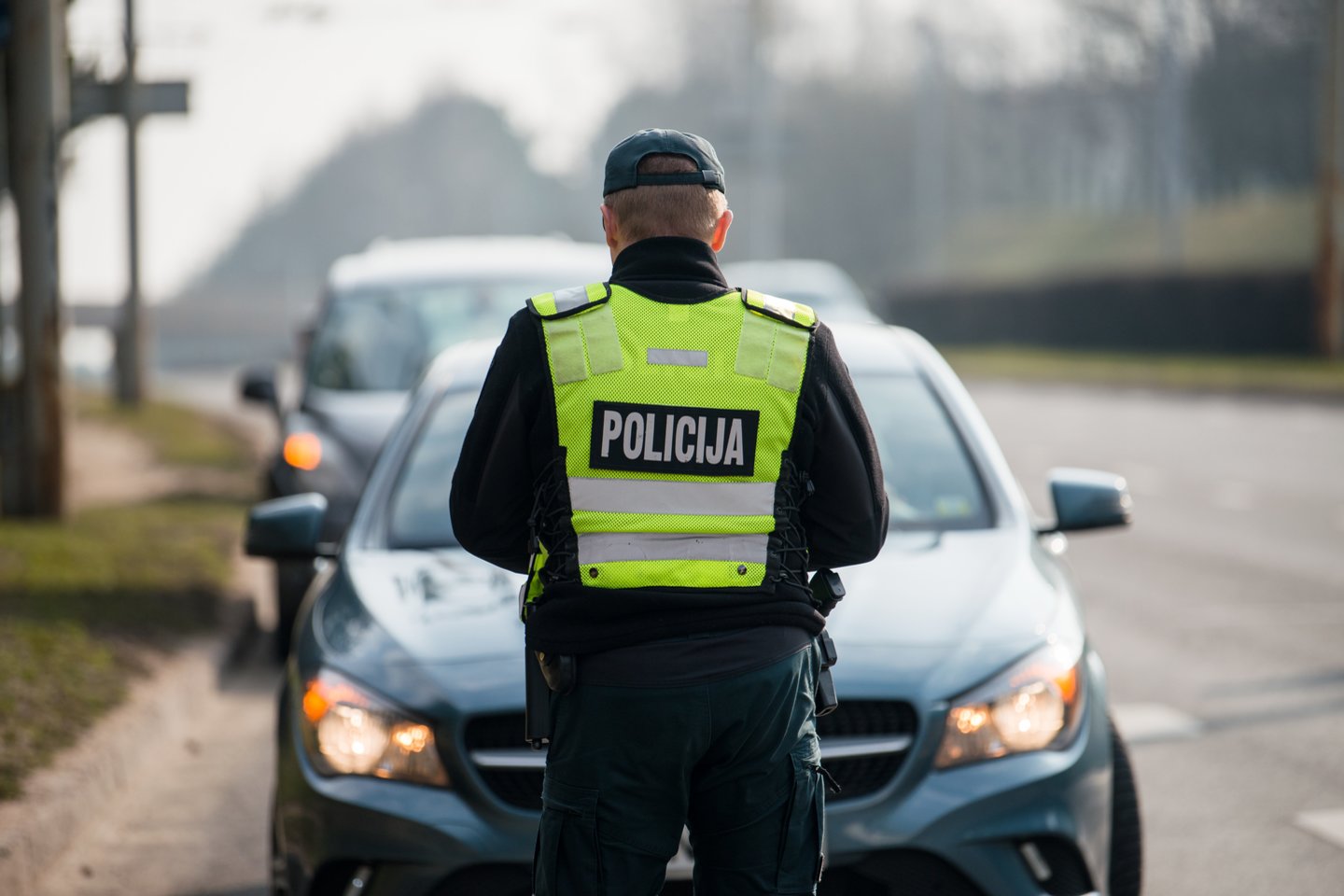 Visą savaitę šalies keliuose policija tikrins vilkikus, telefonu kalbančius vairuotojus.<br>J.Stacevičiaus nuotr.
