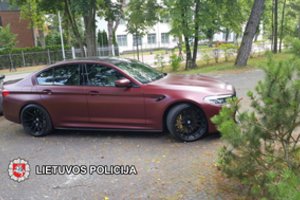 Palangoje pavogtas išskirtinis BMW, kitas BMW suniokotas