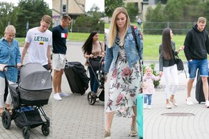 Į krepšinio rinktinės stovyklą sportininkus atlydėjo gražuolės žmonos su mažyliais