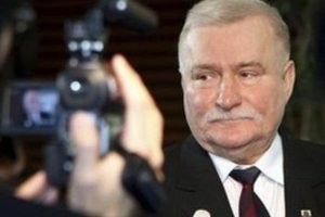 Lenkijos teismas nurodė L. Wałęsai atsiprašyti žuvusio prezidento brolio