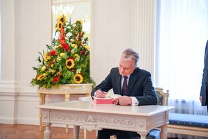 G. Nausėda Latvijoje: Baltijos jūros sienos ratifikavimas yra užstrigęs