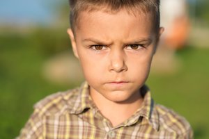 Už įpykusio vaiko apkabinimą stovyklos vadovės laukė netikėtos pasekmės