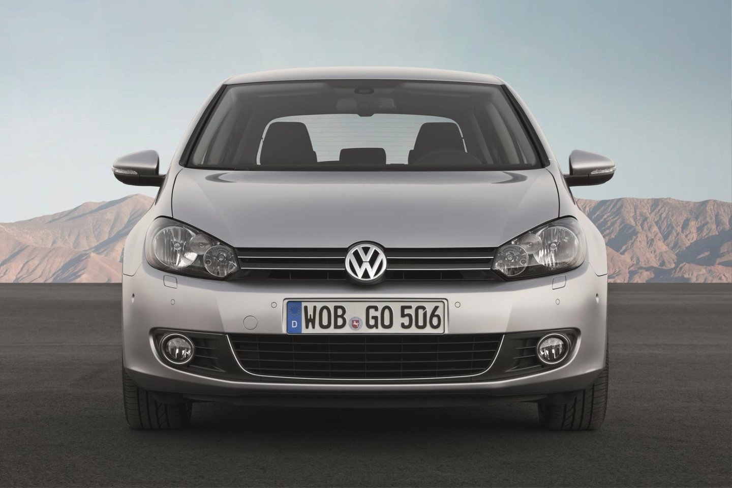  2009 m. „Volkswagen Golf, su 2 l, 110 AG galios dyzeliniu varikliu (128 g/km, 20 eurų mokestis).<br> Gamintojo nuotr.