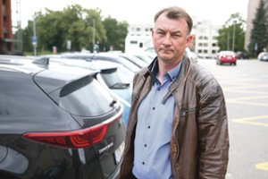 Bankai kratosi svetimšalių – norėjo įdarbinti užsienietį, bet negalėjo atidaryti sąskaitos