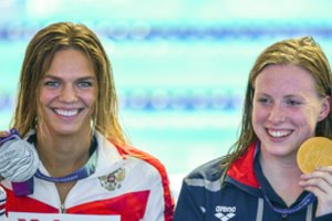 Pirma finišavusi buvusi R. Meilutytės varžovė diskvalifikuota – ištiko D. Rapšio likimas