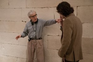 Naują komediją pristatančio 83-jų Woody Alleno gyvenime vis dar yra pirmų kartų