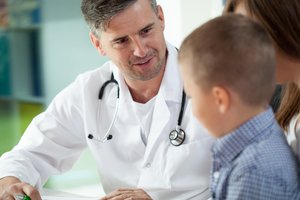 Gydytojai bus finansiškai skatinami anksčiau nustatyti vaikų raidos sutrikimus