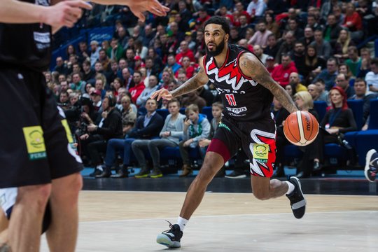 D.J. Seeley tapo R. Seibučio komandos draugu