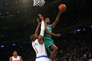 R. Kurtinaitis toliau augina „Chimki“ raumenis: prisijungė NBA dėjimo konkurso nugalėtojas