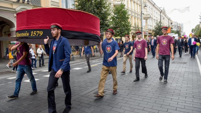 Tarp stojančiųjų populiariausias išlieka Vilniaus universitetas 
