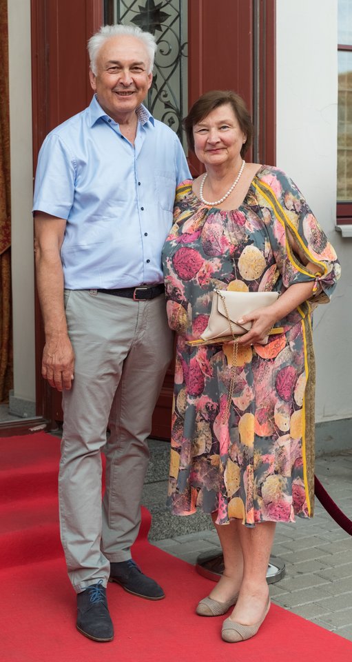 Klaipėdos universiteto rektoriaus pavaduotojas Benediktas Petrauskas su žmona Rita.<br>A.Kubaičio nuotr. 