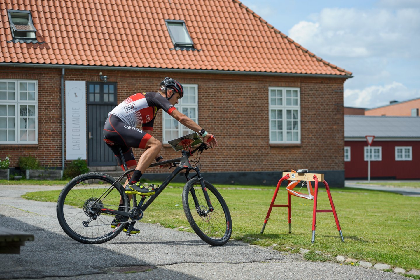  Lietuvos orientacinio sporto atstovai pradeda kovas pasaulio kalnų dviračių čempionate <br> orienteering.lt nuotr.
