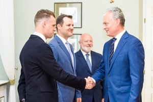G. Nausėda su opozicija aptarė „pageidautinų ir nepageidautinų“ ministrų pavardes: kviesis A. Verygą