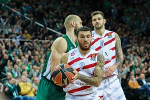 M. Jamesui neteks mojuoti rankšluosčiu – „Olimpia“ jį atleido