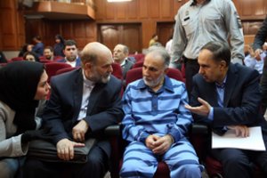 Irane už žmonos nužudymą nuteistas myriop buvęs Teherano meras