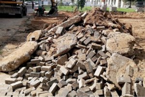 Gal kam trinkelių iš miesto aikštės? Panevėžio valdžia elgiasi keistai