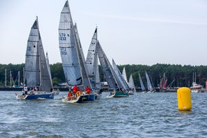 Antrasis Kuršių marių regatos etapas štiliumi išbandė dalyvių kantrybę