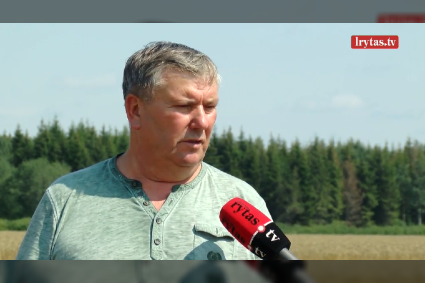 Lietuvoje įsibėgėjanti javapjūtė ūkininkų nedžiugina, esą sausra padarė savo.<br>Stop kadras.