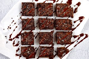 Šokoladinis cukinijų pyragas su medumi – puikus būdas sunaudoti cukinijų perteklių