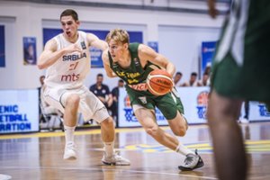 Įsibėgėję Lietuvos jauniai dramatiškai įveikė serbus ir žengė į Europos čempionato ketvirtfinalį